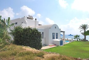 Sea Front Villa, Heated Private Pool, Amazing Location Paphos 323