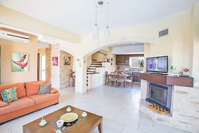Protaras Holiday Villa Jo78