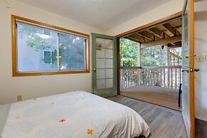 Oregon Jade Lodging- Spacious 2 Bedrooms, Ev Charger, Quite By Stream