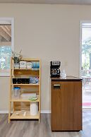 Oregon Jade Lodging- Spacious 2 Bedrooms, Ev Charger, Quite By Stream