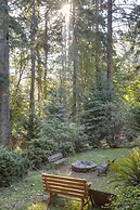 Oregon Jade Lodging- Spacious 2 Bedrooms, Ev Charger, Quite By Stream