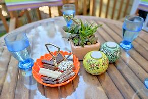 Oregon Jade Lodging- Spacious 2 Bedrooms, Ev Charger, Quite By Stream