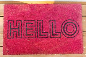 Oregon Jade Lodging- Spacious 2 Bedrooms, Ev Charger, Quite By Stream