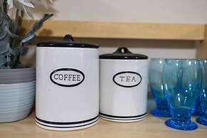 Oregon Jade Lodging- Spacious 2 Bedrooms, Ev Charger, Quite By Stream