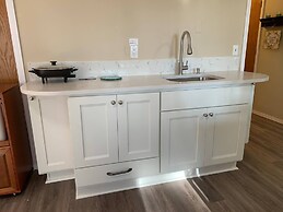 Oregon Jade Lodging- Spacious 2 Bedrooms, Ev Charger, Quite By Stream