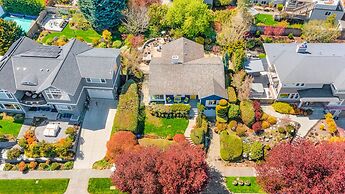 Magnolia on the Hill