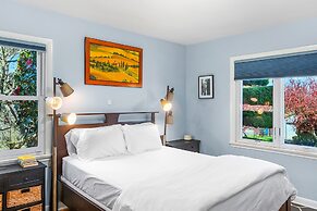 Magnolia on the Hill