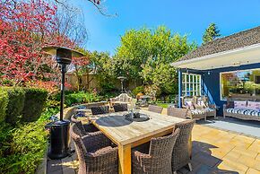 Magnolia on the Hill