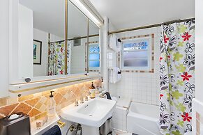 Magnolia on the Hill