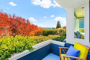 Magnolia on the Hill