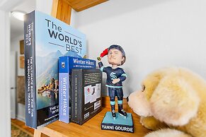 Magnolia on the Hill