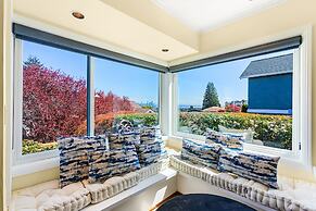 Magnolia on the Hill