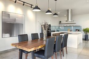 Spacious 1bdr Perfect For Romantic Weekend Seaview