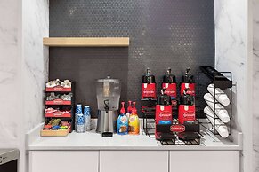 La Quinta Inn & Suites by Wyndham Austin Parmer/Tech Ridge