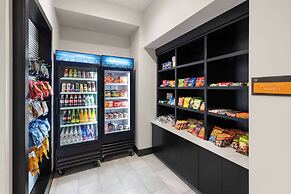 La Quinta Inn & Suites by Wyndham Austin Parmer/Tech Ridge