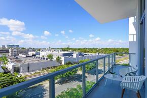 Luxury Condo with Den at Design District