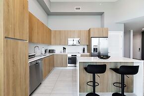 Luxury Condo with Den at Design District