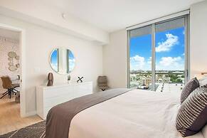 Luxury Condo with Den at Design District