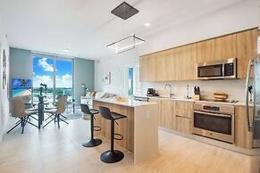 Luxury Condo with Den at Design District