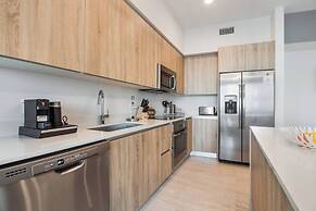 Luxury Condo with Den at Design District