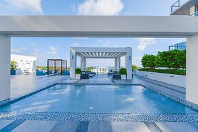 Luxury Condo with Den at Design District