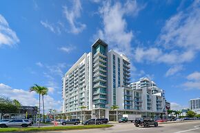 Luxury Condo with Den at Design District