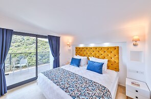 Villa Kas Bohem - Sleeps 12 - Close to Town and Beach