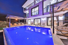 Villa Kas Bohem - Sleeps 12 - Close to Town and Beach