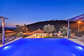 Villa Kas Bohem - Sleeps 12 - Close to Town and Beach