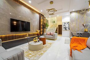 JAYJAY HOMES AND APARTMENT