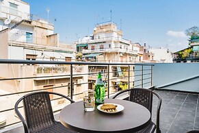 Sanders Home Suites - Bright Downtown 2-bdr. Apt