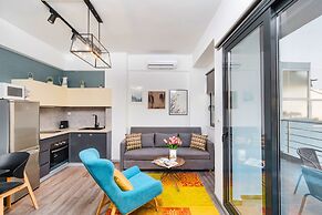 Sanders Home Suites - Bright Downtown 2-bdr. Apt