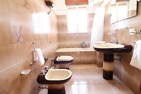 Isabel's House in Otranto 10 Seats