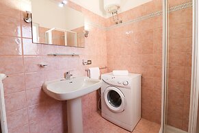 Isabel's House in Otranto 10 Seats