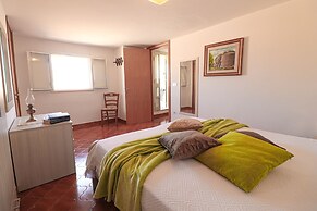 Isabel's House in Otranto 10 Seats