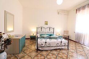 Isabel's House in Otranto 10 Seats