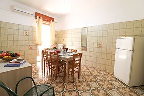 Isabel's House in Otranto 10 Seats