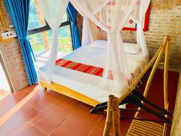 Pu Luong Riverside Lodge
