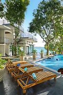 Cristalino Lagoon Front Hotel Restaurant & SPA