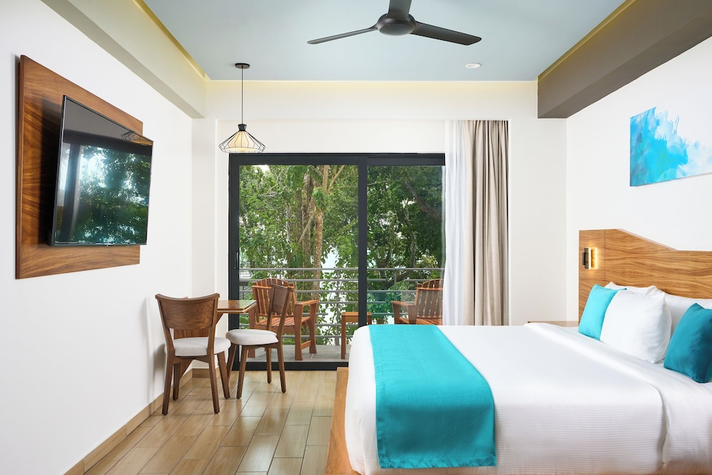 Cristalino Lagoon Front Hotel Restaurant & SPA - Adults Only