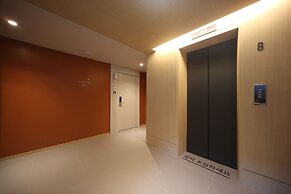 Hound Hotel Sajik Minam Station