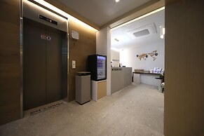 Hound Hotel Sajik Minam Station