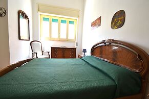 Luce Holiday Home With air Conditioning for 5 Guests