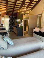 Room in Studio - Studio Apartment With Kitchen in one Room