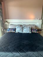 Room in Studio - Studio Apartment With Kitchen in one Room