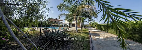 Amazing Pool, Complete Privacy, Amenities and Beach Nearby