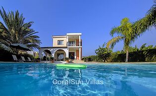 Amazing Pool, Complete Privacy, Amenities and Beach Nearby