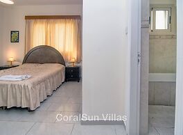 Amazing Pool, Complete Privacy, Amenities and Beach Nearby