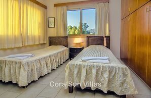 Amazing Pool, Complete Privacy, Amenities and Beach Nearby