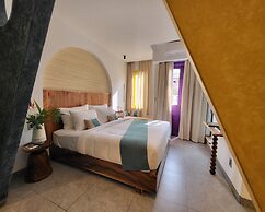 Santori Villa My Khe Beach